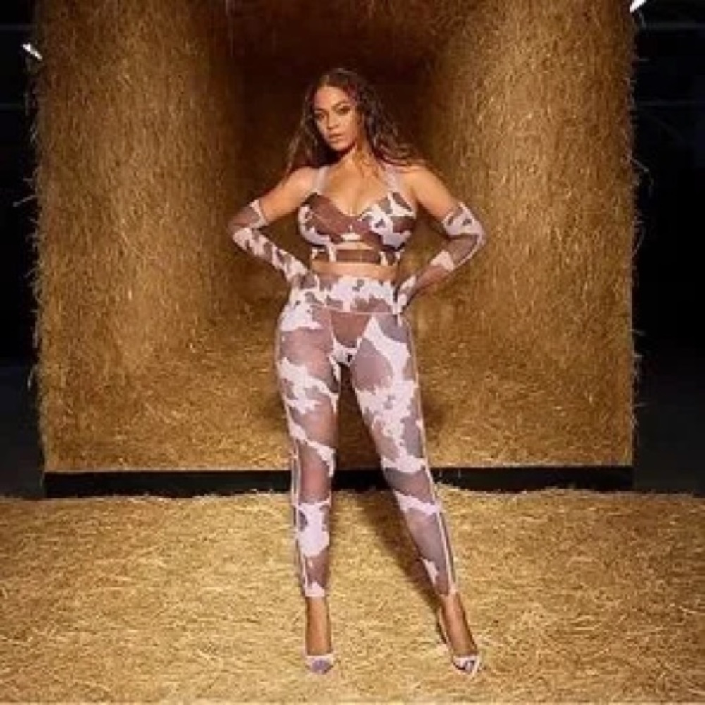 IVY PARK |Rodeo collection| Cow Print leggings